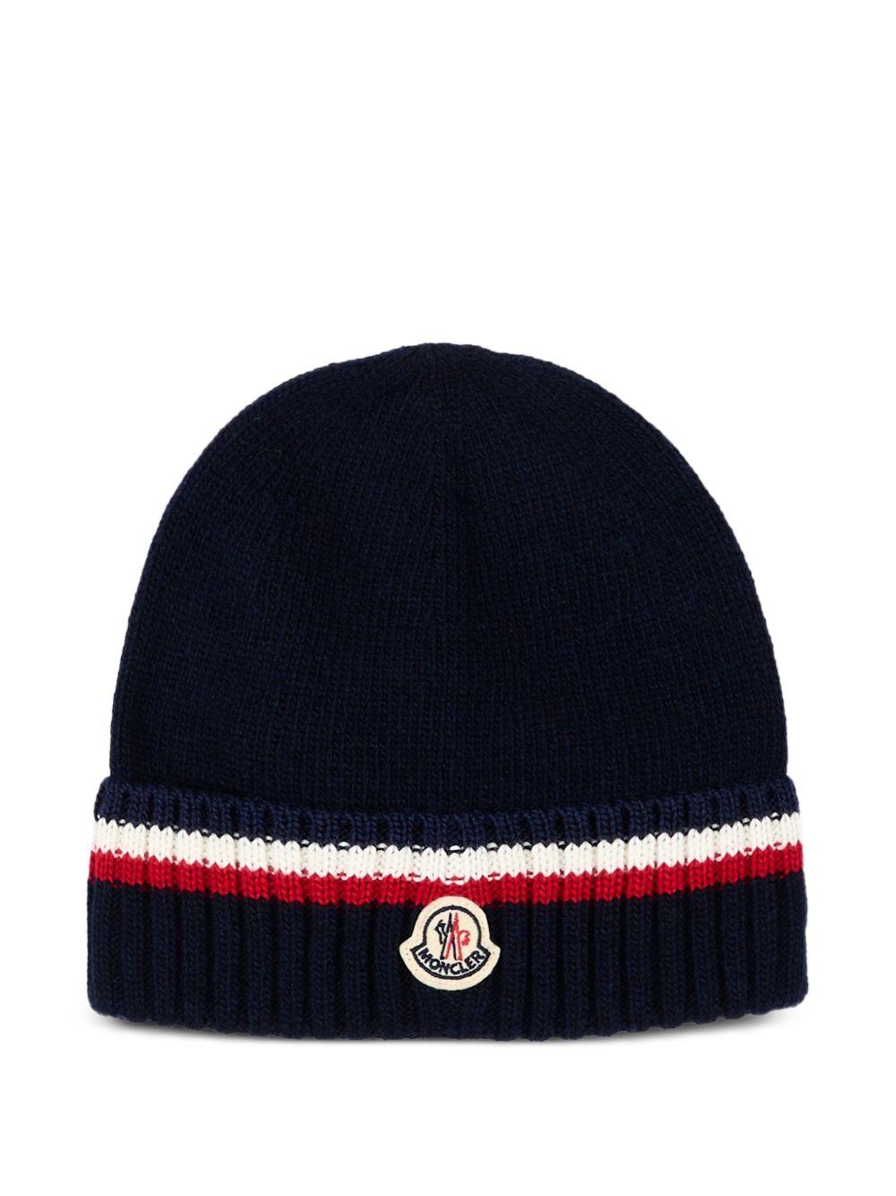 Berretto per bambino Moncler Enfant blu a righe con applicazione L29543B00001M4281 745 MONCLER KIDS