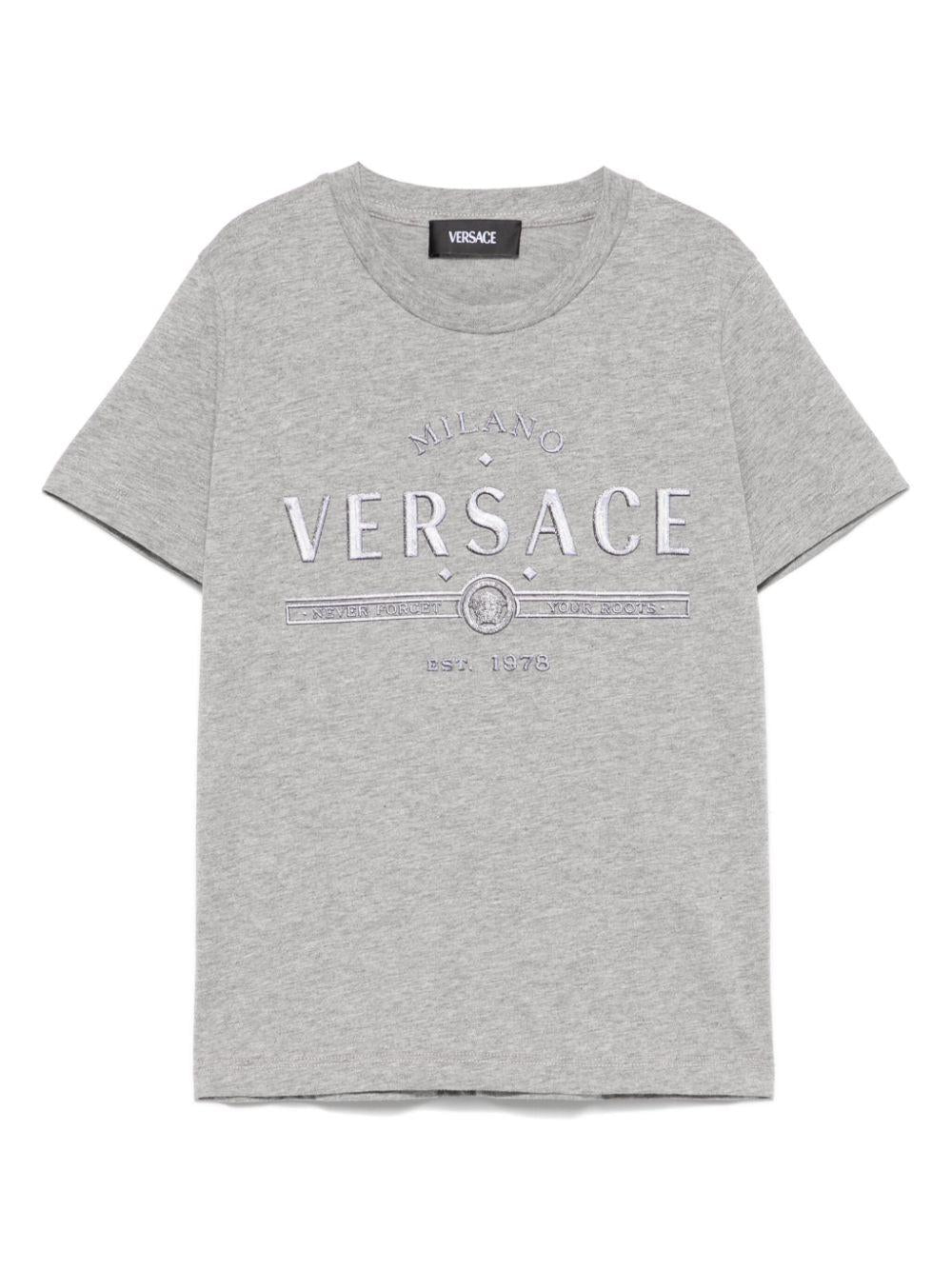 Maglietta con logo Versace per bambino Versace Kids grigio con girocollo 10182931A13085 2EM40 VERSACE KIDS