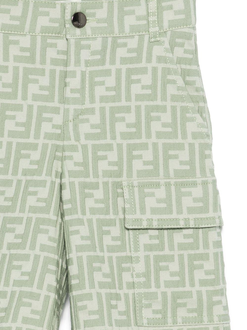 Cargo corti per bambino Fendi Kids verde con logo all-over JMF576 AVW1 F1DS6 FENDI KIDS