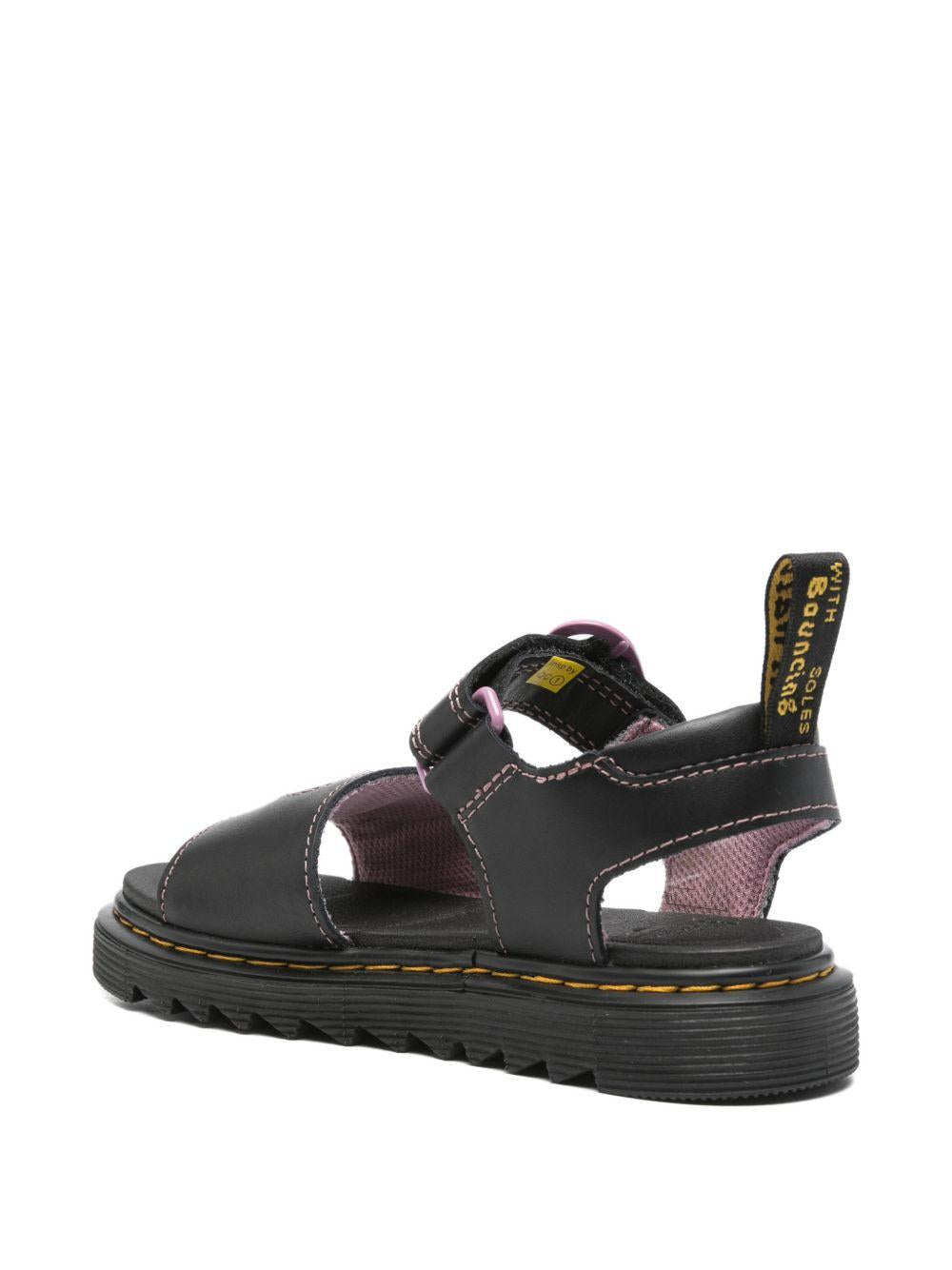 Sandali per bambina Dr. Martens Kids neri con dettaglio cuore sul davanti 42806001 MARLOWE Dr martens kids
