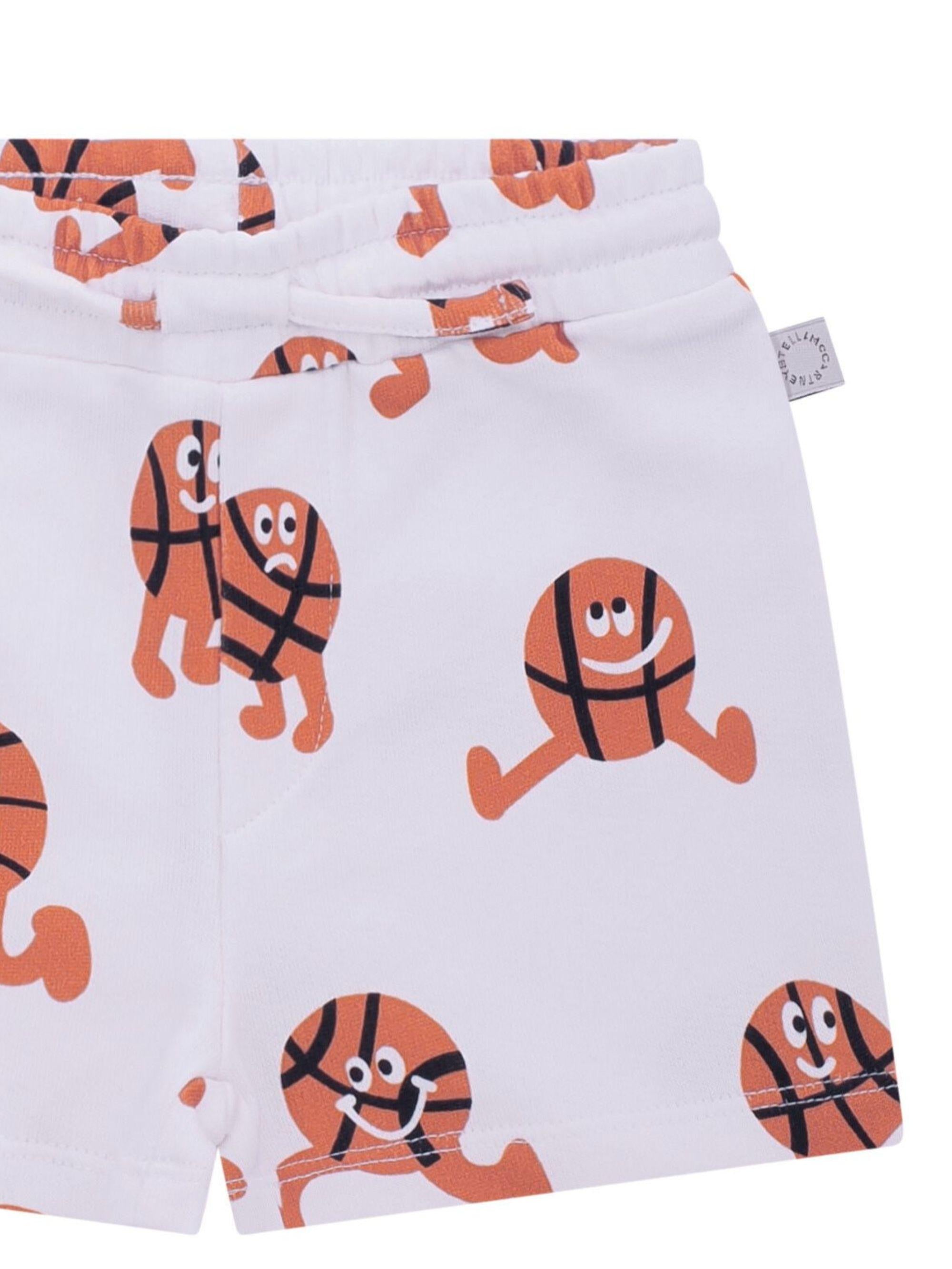 Shorts per neonato Stella McCartney Kids bianchi con stampa basketball all-over TY6639 Z3566 100MC STELLA McCARTNEY KIDS