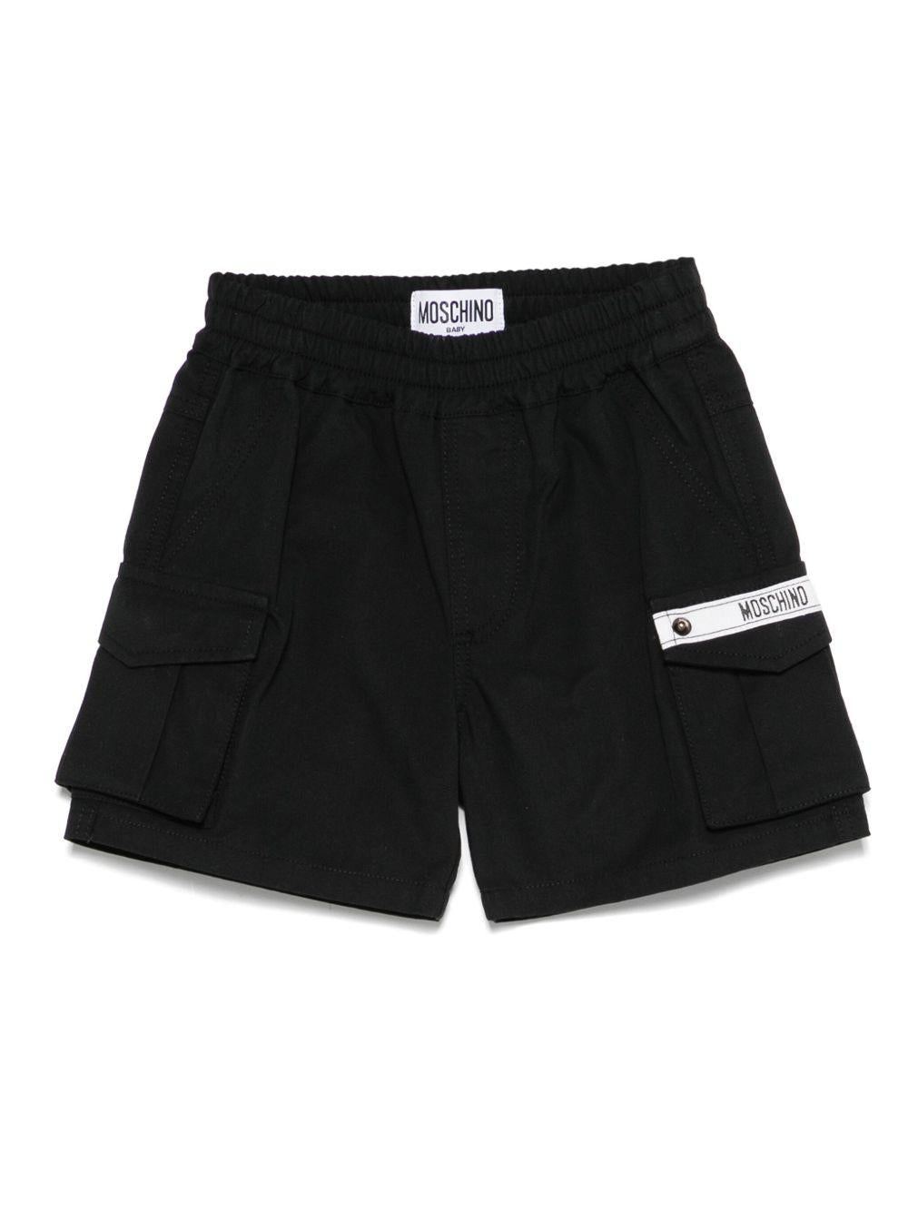 Cargo corti per neonato Moschino Kids nero con applicazione MUQ01EN0Z97 60100 MOSCHINO KIDS