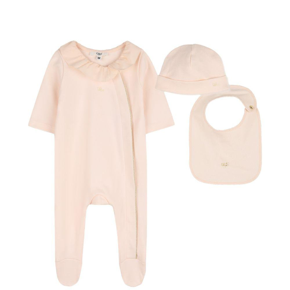 Set tutina, bavaglino e cappellino per neonata Chloé Kids rosa con volant C20926 440 CHLOE' KIDS