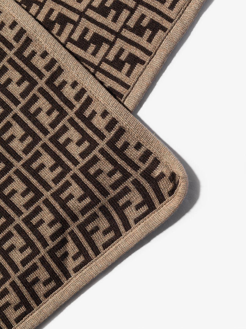 Coperta per neonati Fendi Kids marrone con stampa del logo FF BUJ166 A3TE F0LMJ FENDI KIDS