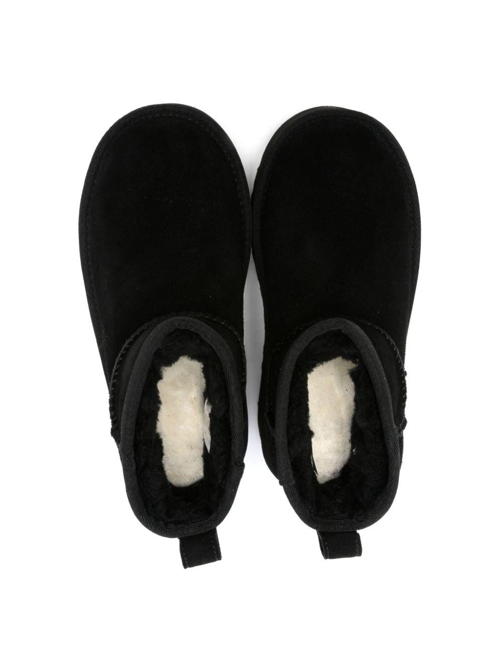 Stivali per bambina UGG Kids Ultra Mini nero con platform 1157791K BLK UGG