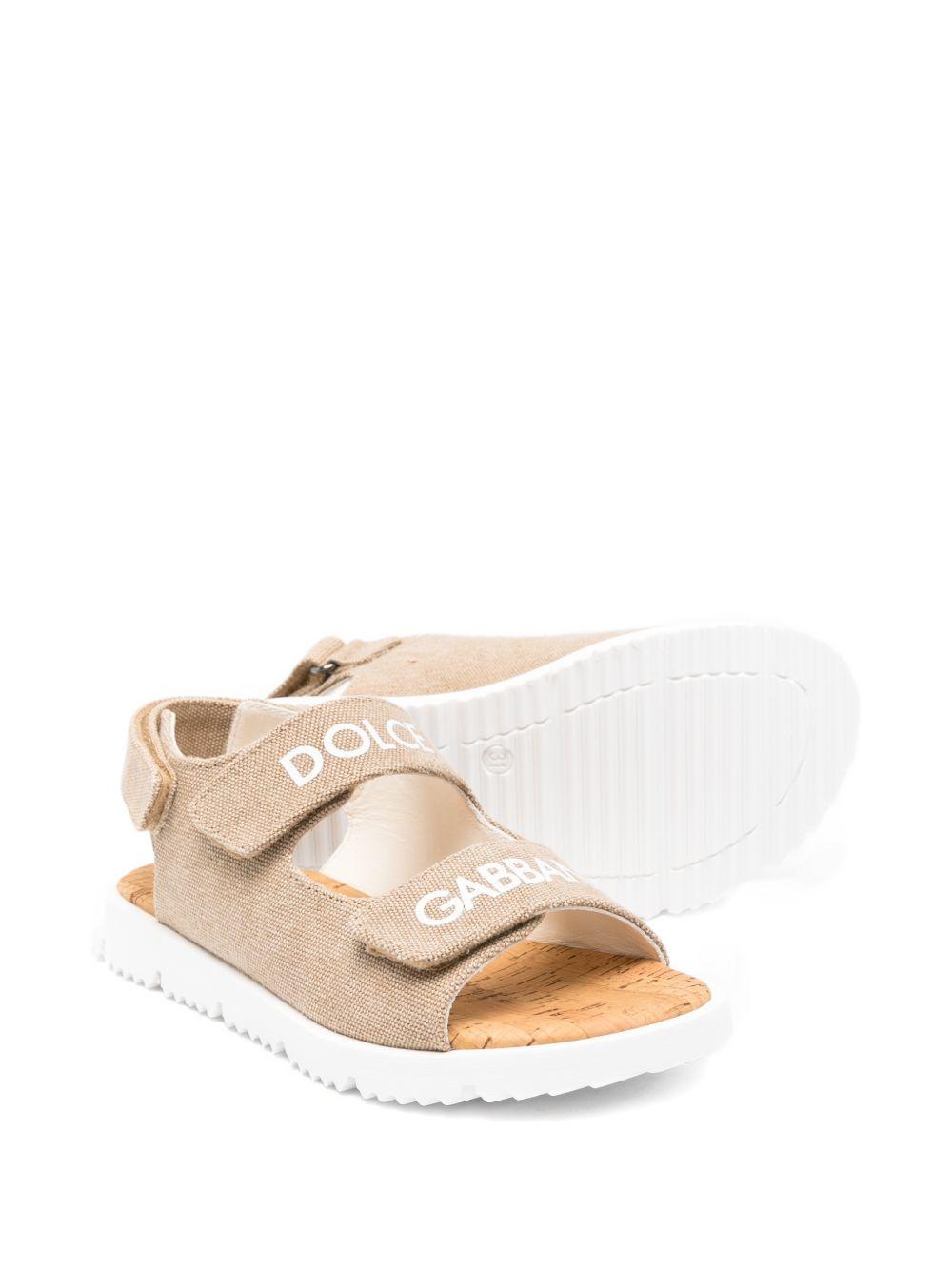 Sandali per bambini Dolce & Gabbana Kids beige con logo sul davanti DA5345 AW520 8H065 DOLCE & GABBANA KIDS