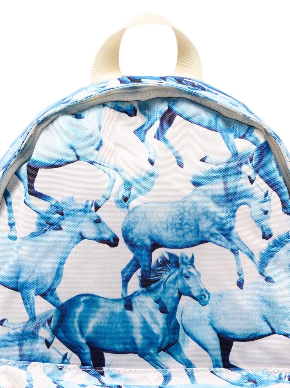 Zaino per bambini Molo Kids azzurro con stampa grafica cavalli all-over 7W26V203 5740 MOLO KIDS