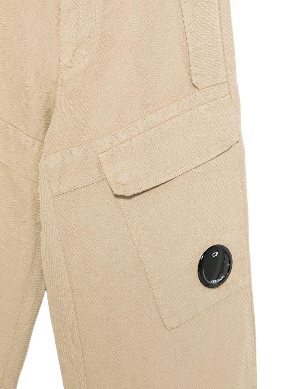 Pantaloni per bambino C.P. Company Kids beige con applicazione con logo - Rubino Kids