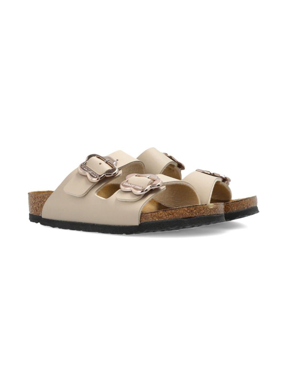 Sandali per bambina Birkenstock Kids beige con fibbia a forma di fiore - Rubino Kids