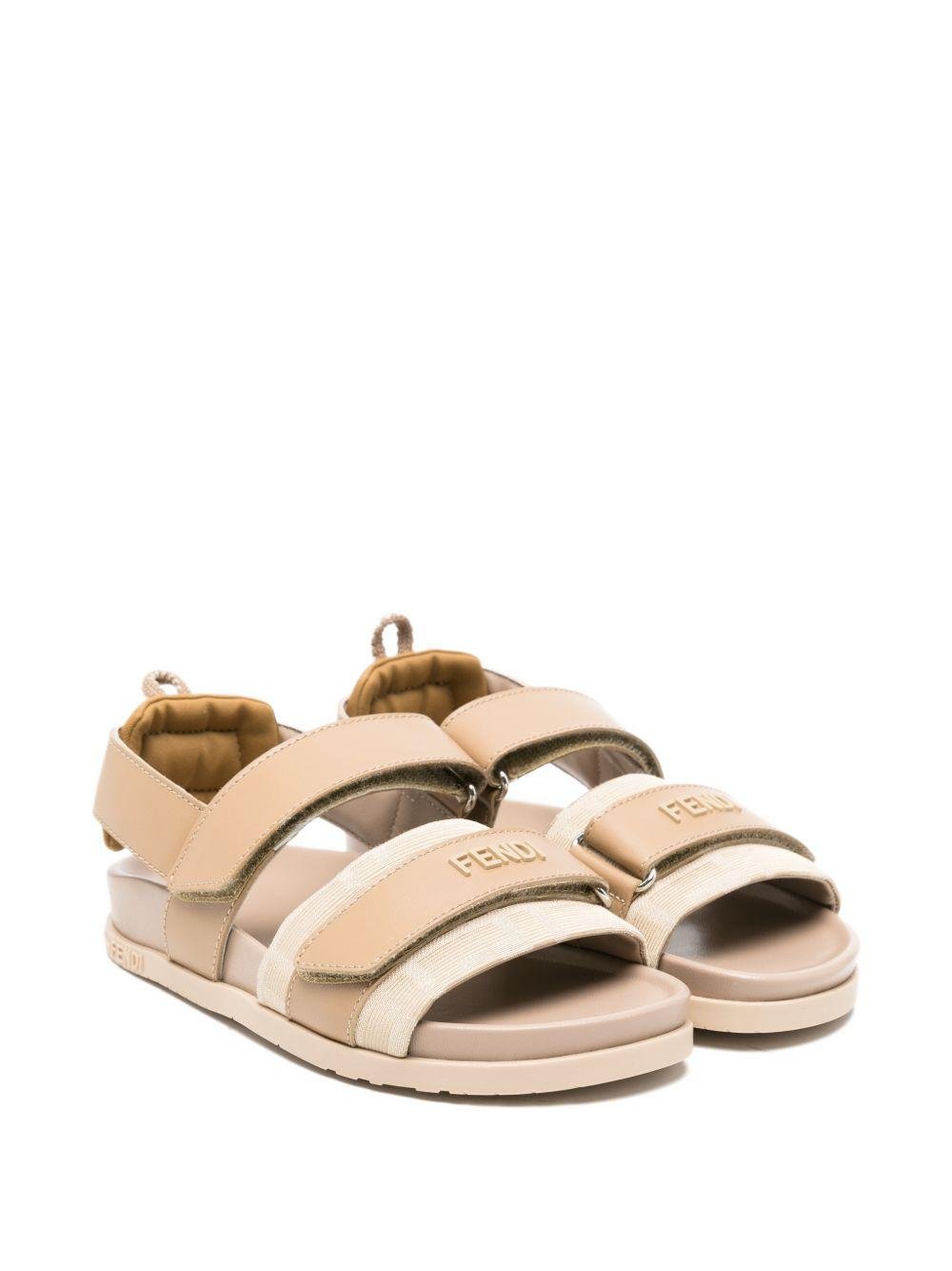 Sandali per bambino Fendi Kids beige con logo sul davanti - Rubino Kids
