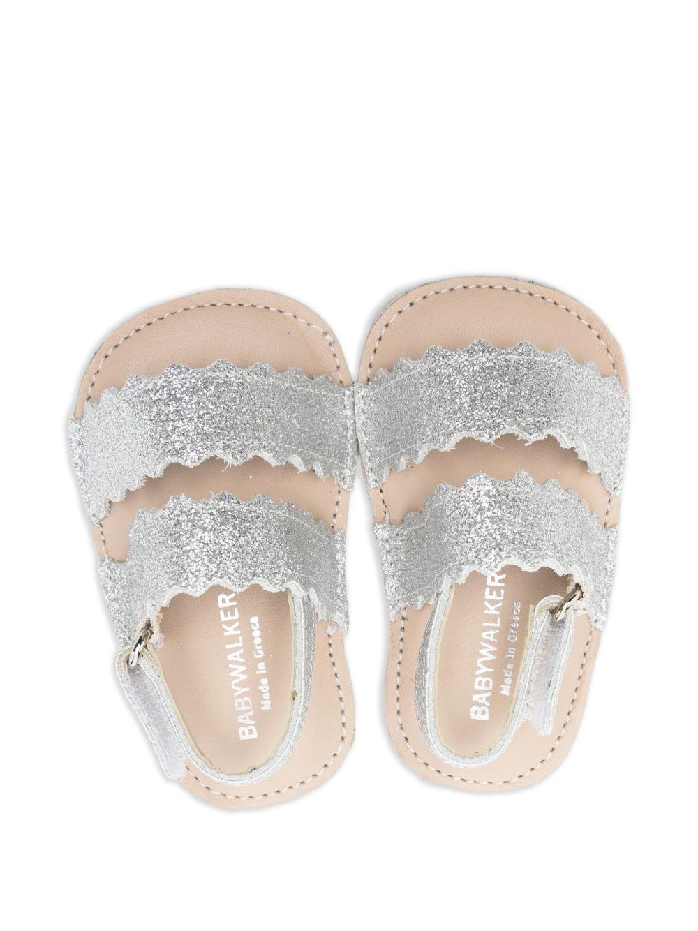Sandali per neonata BabyWalker argentati con orlo a smerlo - Rubino Kids