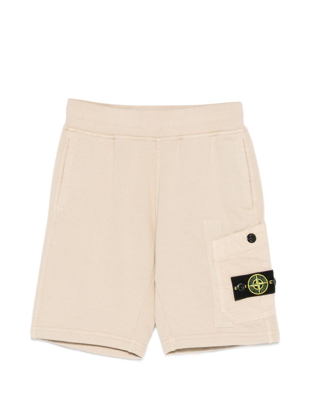 Shorts per bambino Stone Island Junior beige con applicazione logo sul davanti - Rubino Kids