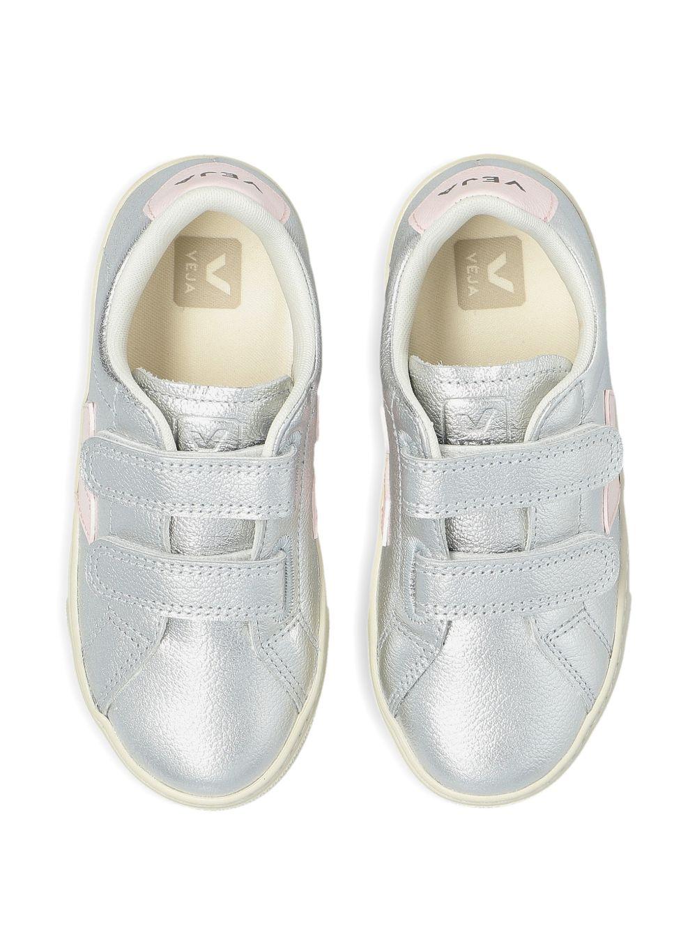 Sneakers per bambina Veja argentate con inserti rosa - Rubino Kids