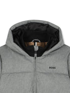 Piumino per bambino Boss Kidswear grigio con cappuccio e stampa con logo sul petto J52394 A46 BOSS KIDS 