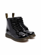 Stivaletti 1460 per bambini Dr. Martens Kids neri con linguetta con logo 15382003 1460 BLACK Dr martens kids 