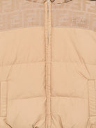 Giubbino per neonato Fendi Kids beige con dettaglio con logo FF BUA113 AS56 F0QU5 FENDI KIDS 