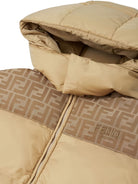 Giubbino per bambino Fendi Kids beige con logo FF sulle spalle JUA257 AS56 F0QU5 FENDI KIDS 