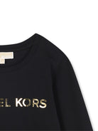 T-shirt per bambina Michael Kors Kids nero con logo sul davanti R30488 09B MICHAEL KORS KIDS 
