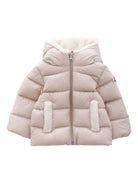 Piumino per neonati Moncler Enfant Bluma rosa con cappuccio K29511A00011597YF 268 MONCLER KIDS 
