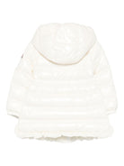 Parka per neonata Moncler Enfant bianco con ruches K29511C00003597Z8 034 MONCLER KIDS 
