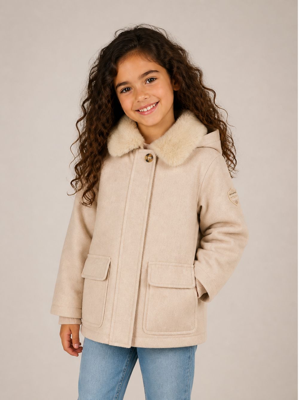 Capotto per bambina Bonpoint Kids beige con colletto in pelliccia sintetica W06GOUW00011 060B BONPOINT KIDS 