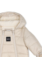 Tuta da neve per neonato Boss Kids beige con finitura imbottita J53317 21K BOSS KIDS 