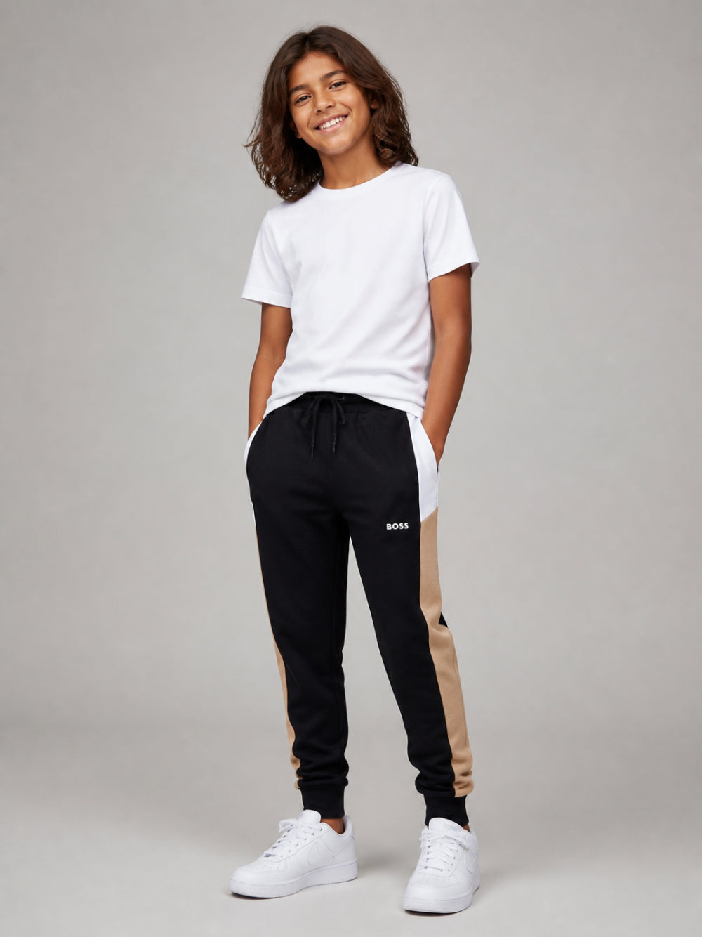 Pantaloni sportivi per bambino Boss Kids neri con stampa logo J53341 09B BOSS KIDS 