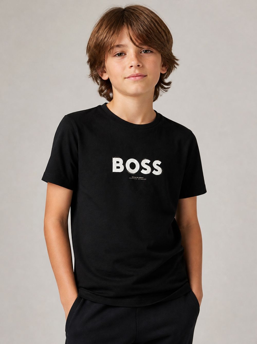 T-shirt per bambino Boss Kids nera con logo sul davanti J53404 09B BOSS KIDS 