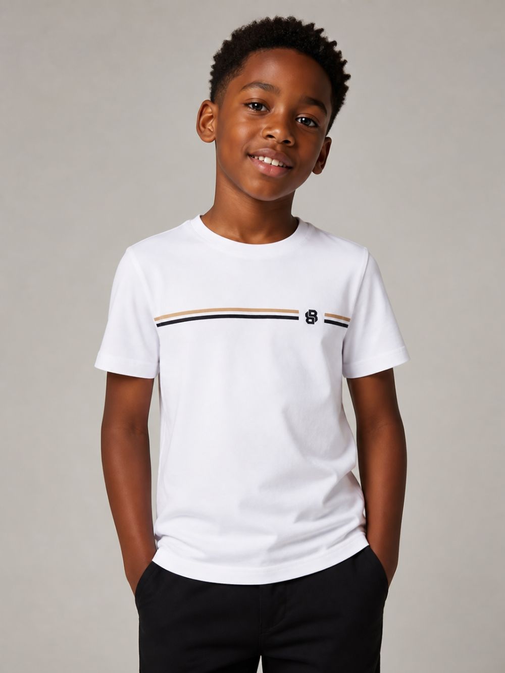 T-shirt per bambino Boss Kids bianca con motivo a righe orizzontali J53412 10P BOSS KIDS 