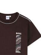 T-shirt per bambino Boss Kids marrone con stampa con logo sul davanti J53413 343 BOSS KIDS 