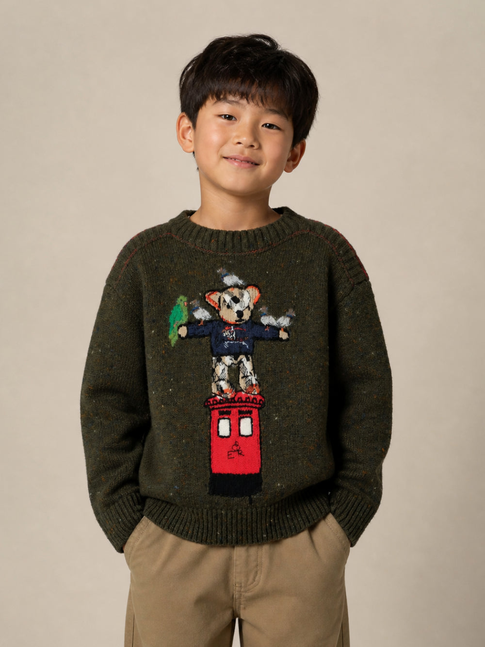 Maglione per bambino Burberry Kids verde con motivo Postbox Bear 8131186 C5083 BURBERRY KIDS 