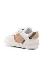 Scarpa per neonati Burberry Kids bianca con inserti con motivo Vintage Check 8131738 B9368 BURBERRY KIDS 