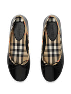 Ballerine per bambina Burberry Kids nere con finitura lucida 8133495 A1189 BURBERRY KIDS 
