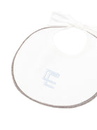 Bavaglino per neonato Colorichiari bianco con logo ricamato sul davanti MI238644 2253 5197 COLORICHIARI 