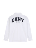 Camicia per bambino DKNY Kids bianca con stampa logo sul retro D62719 10P DKNY KIDS 