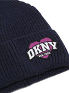 Cappello per bambina DKNY Kids blu con lavorazione in maglia a coste D62927 845 DKNY KIDS 
