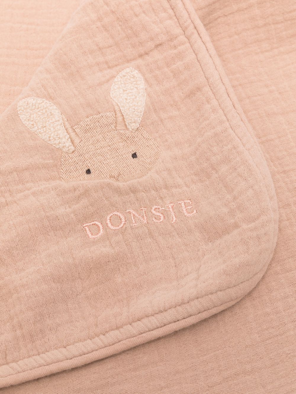 Coperta per neonata Donsje Kids rosa con ricamo coniglietto sul davanti 7101201 00018 DONSJE KIDS 