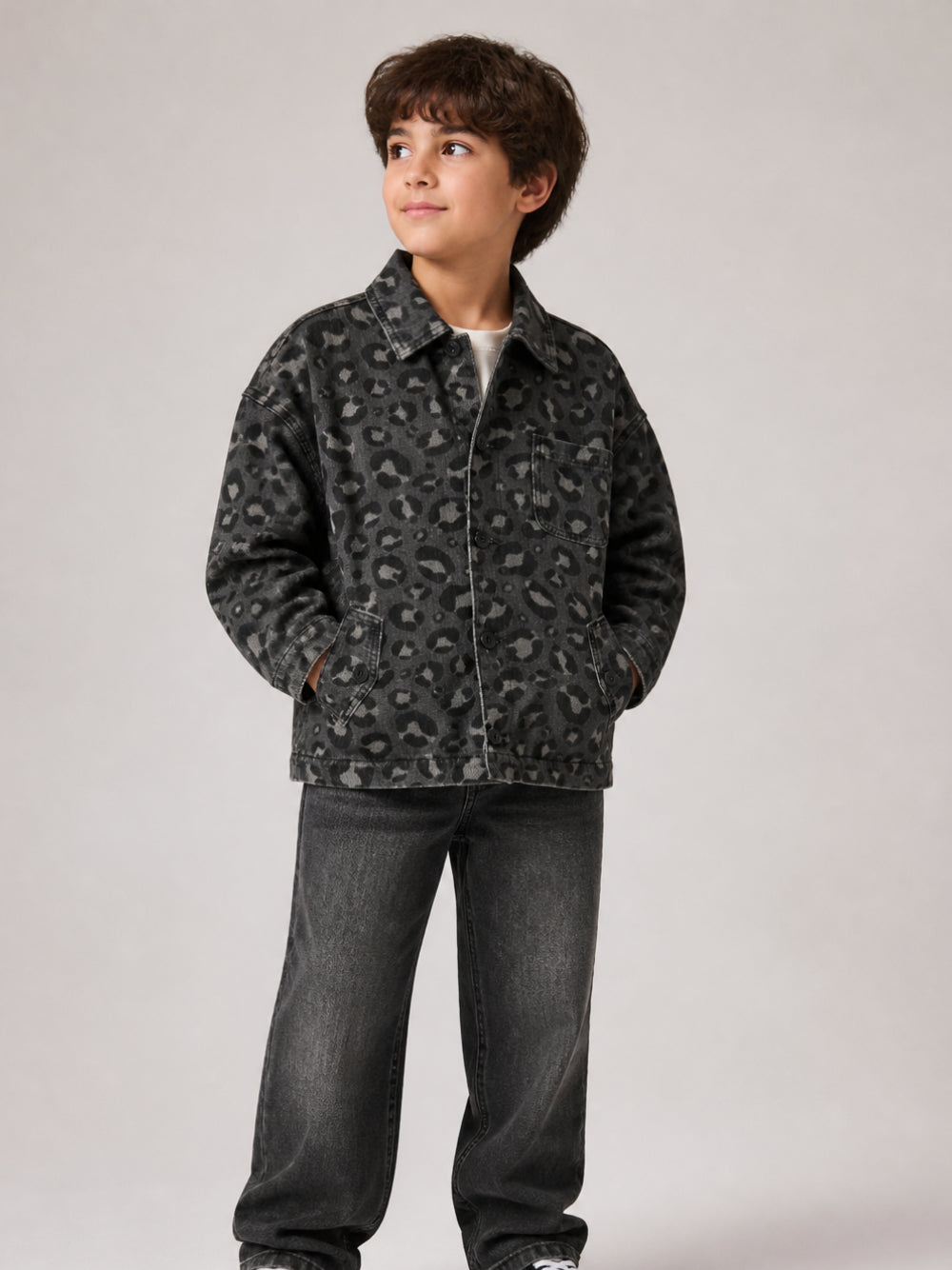 Giacca per bambini Douuod Kids grigio con stampa leopardata DZ2P57 Z4163 924BG DOUUOD KIDS 