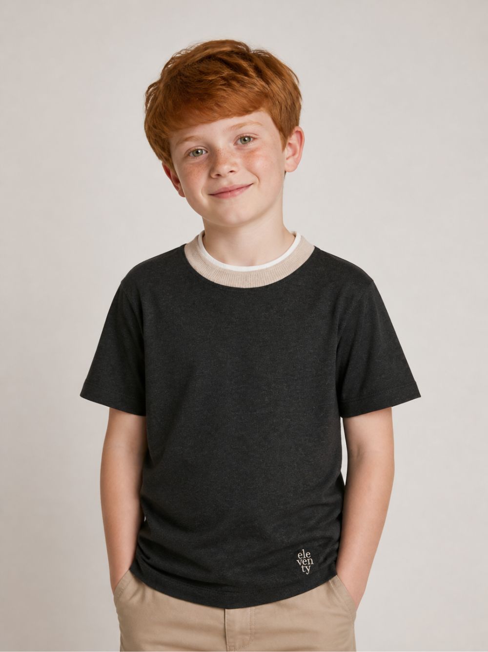 T-shirt per bambino Eleventy Kids grigia con girocollo a contrasto EZ8H11 Z3711 811 ELEVENTY KIDS 