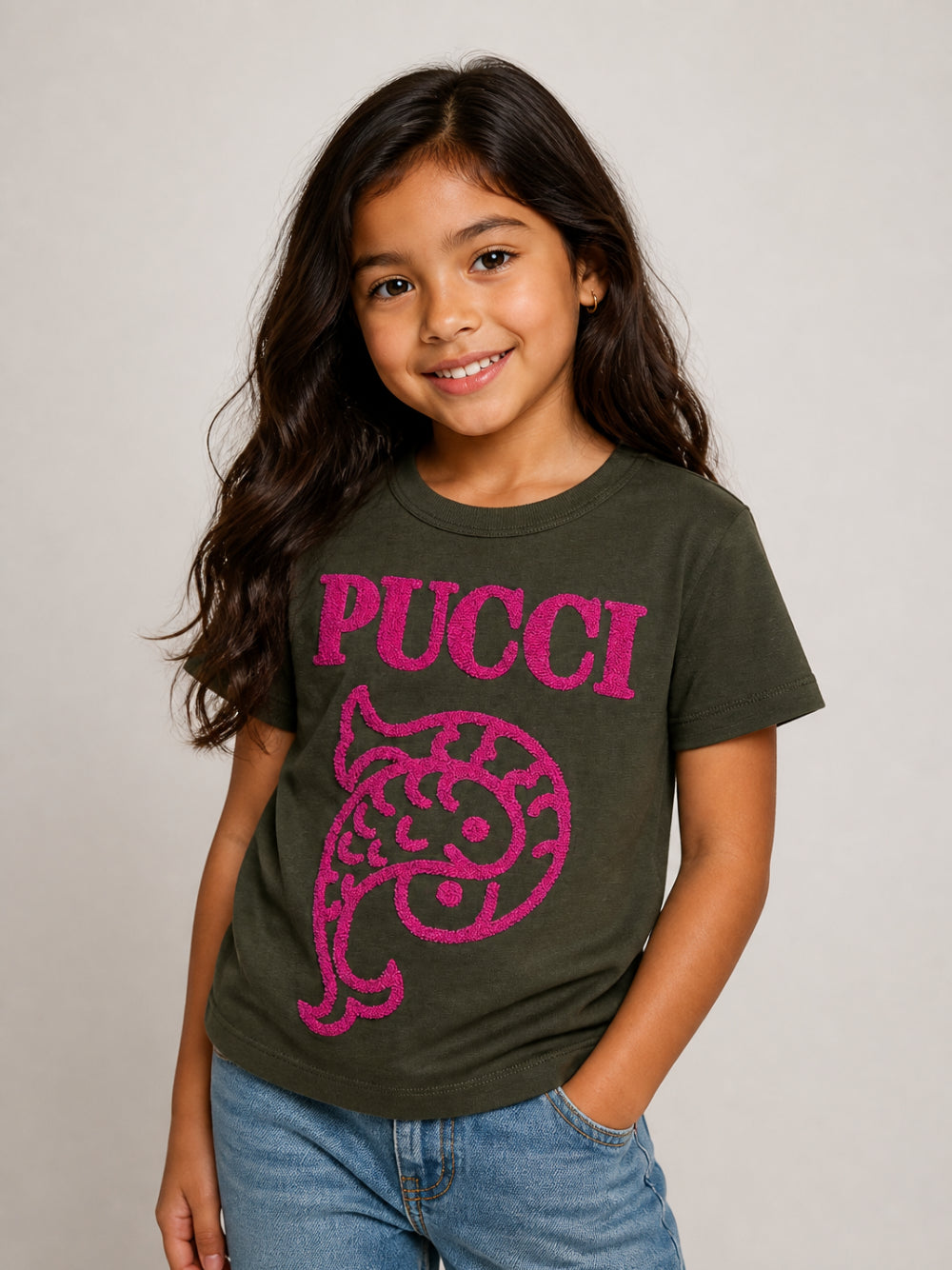 T-shirt per bambina Emilio Pucci Kids verde con logo ricamato sul davanti PZ8B31 Z3277 70JFU EMILIO PUCCI KIDS 