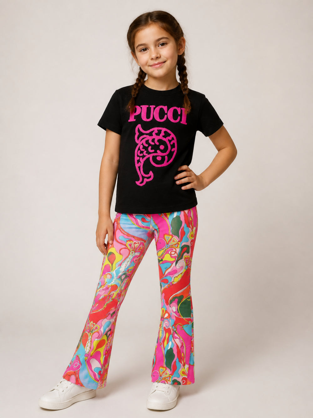 T-shirt per bambina Emilio Pucci Kids nera con logo ricamato sul davanti PZ8B31 Z3277 930FU EMILIO PUCCI KIDS 