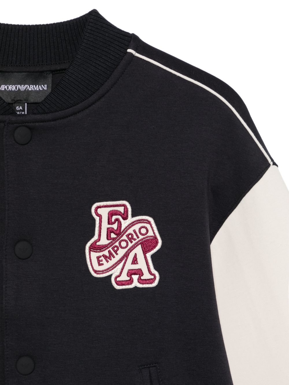 Felpa per bambino Emporio Armani Kids nera con applicazione con logo sul petto EB001390 AF10126 MZ998 EMPORIO ARMANI KIDS 