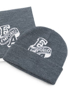 Sciarpa e berrretto per bambino Emporio Armani Kids grigio con logo intarsiato EB001678 AF27314 O8035 EMPORIO ARMANI KIDS 