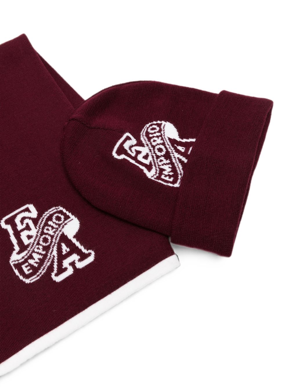 Sciarpa e berretto per bambino Emporio Armani Kids bordeaux con logo in maglia intarsiata EB001678 AF27314 UA343 EMPORIO ARMANI KIDS 