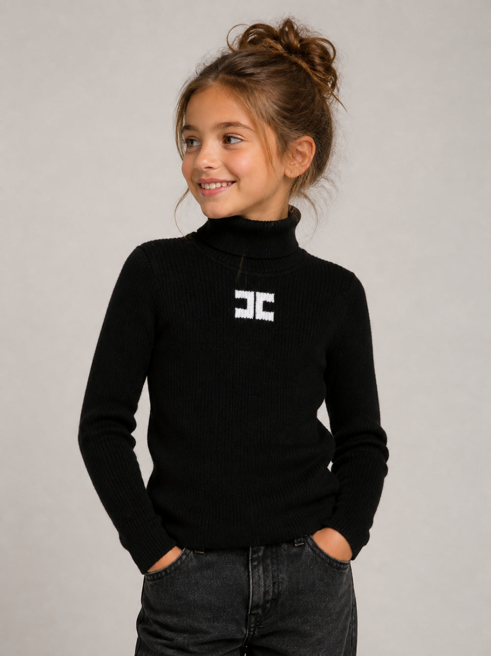 Maglione per bambina Elisabetta Franchi La Mia Bambina nero con logo sul davanti a contrasto EFMA210CFL012 N101 ElISABETTA FRANCHI KIDS 