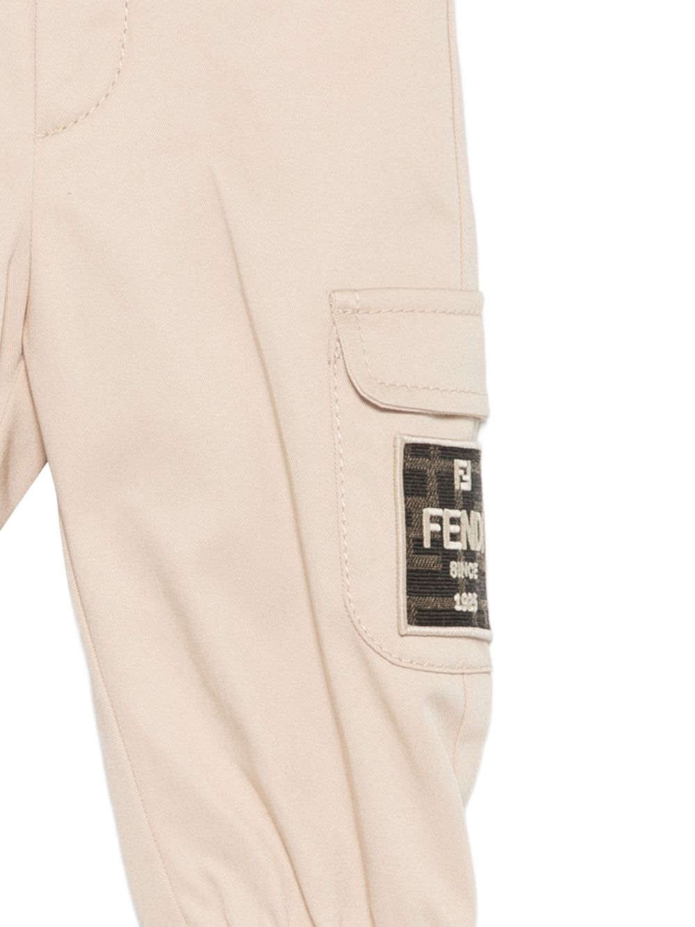 Pantaloni per neonato Fendi Kids beige con patch con logo FF BMF277 AS5Y F1P2N FENDI KIDS 