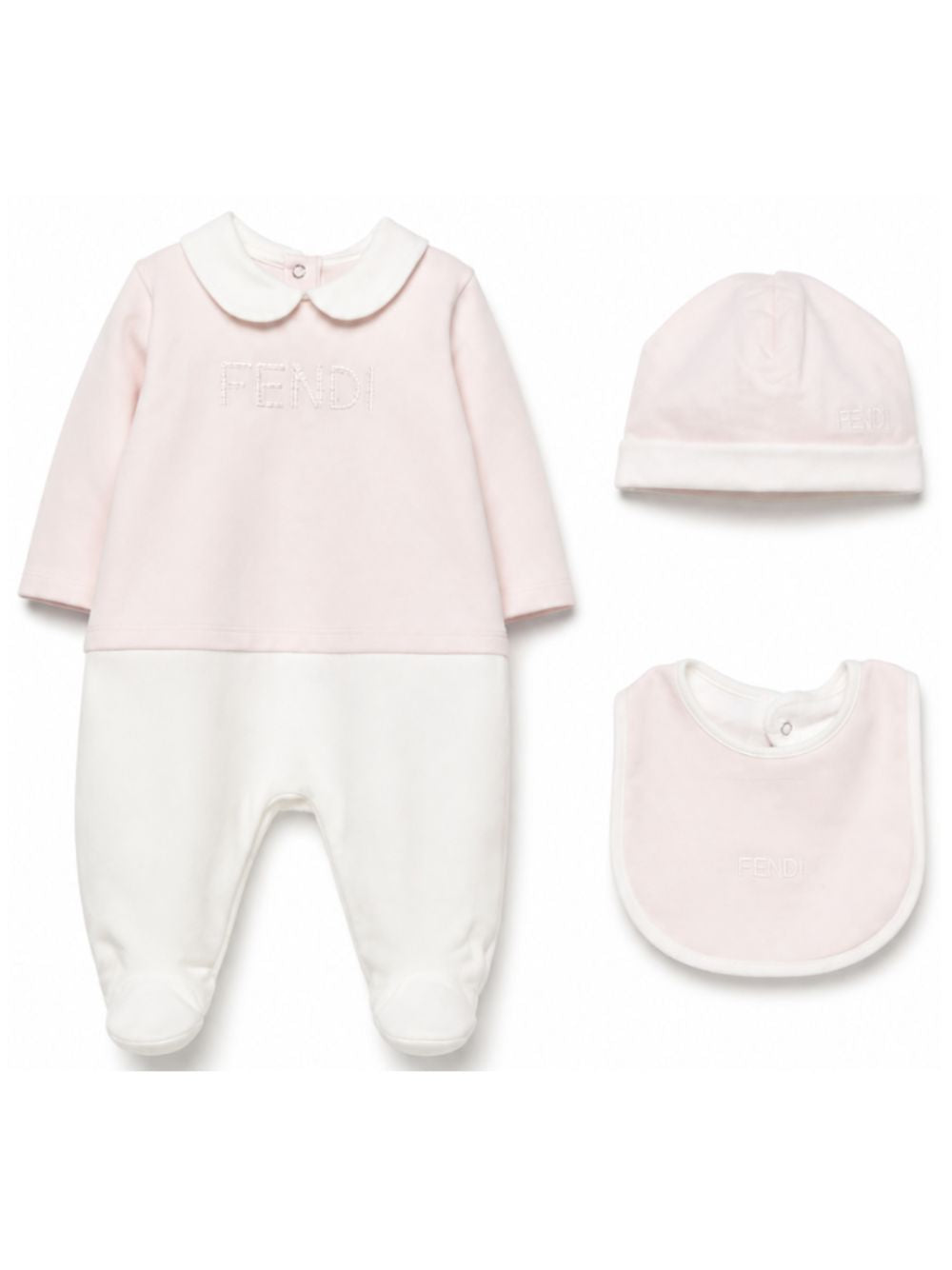 Set tutina cappellino e bavaglino per neonata Fendi Kids rosa con logo ricamato sul davanti BUK165 8RA F0C11 FENDI KIDS 