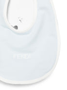 Set tutina cappellino e bavaglino per neonato Fendi Kids azzurro con logo ricamato sul davanti BUK165 8RA F19J4 FENDI KIDS 