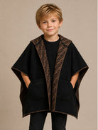 Mantella per bambini Fendi Kids nero reversibile con motivo FF JFQ056 AKLS F1M0T FENDI KIDS 