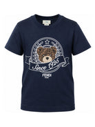 T-shirt per bambino Fendi Kids blu navy con stampa logo sul davanti JUI162 7AJ F1I11 FENDI KIDS 